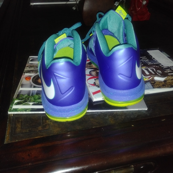 Shoes - Picture 2 of 3